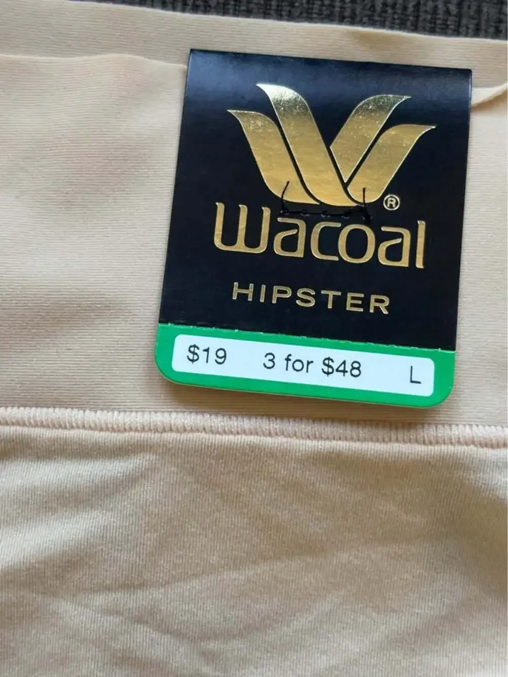 NwT beige Wacoal Hipster Panties Size Large